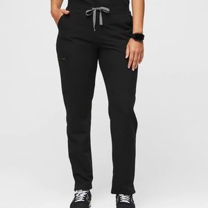 FIGS Yola Skinny Petite Scrub Pants in Black 🩺